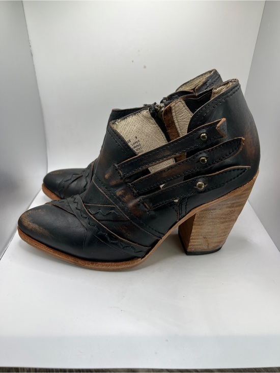 Freebird by Steven Shoes - Women’s Freebird By Steven Gate Ankle Boots Size 9